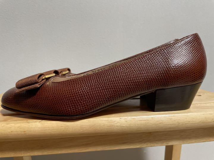 Salvatore Ferragamo - Salvatore Ferragamo フェラガモ ヴァラ