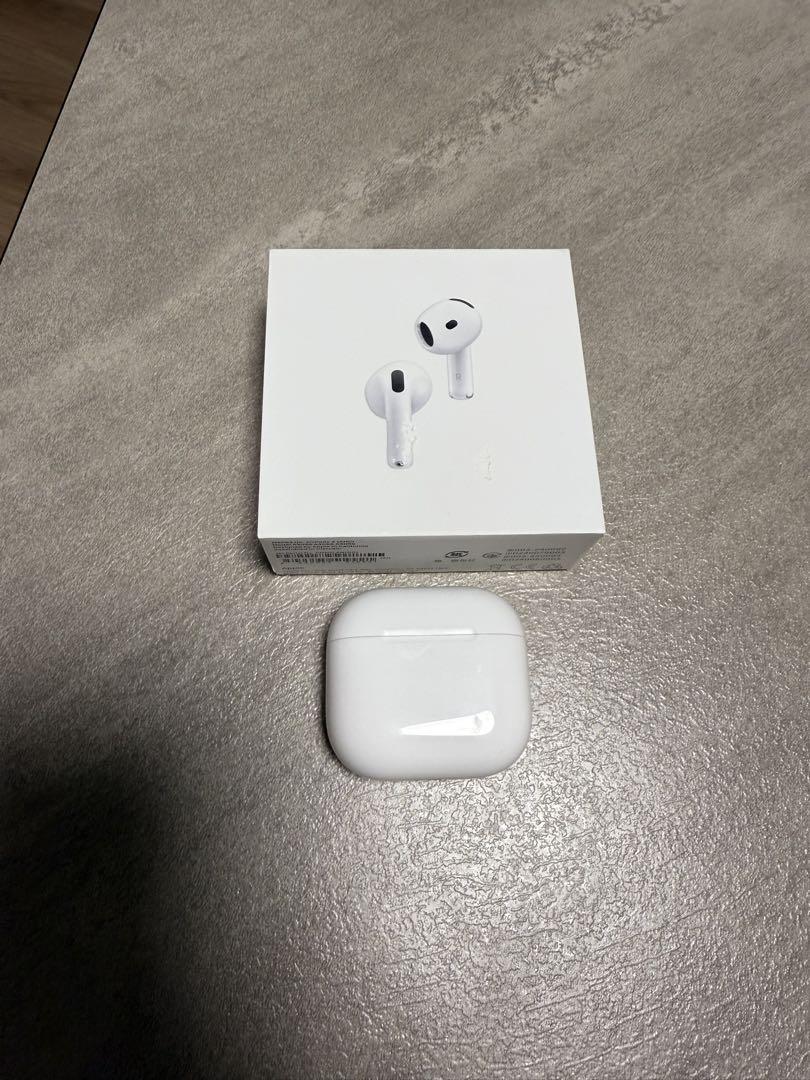 【美品】Apple AirPods 4 アクティブノイズキャンセリングあり