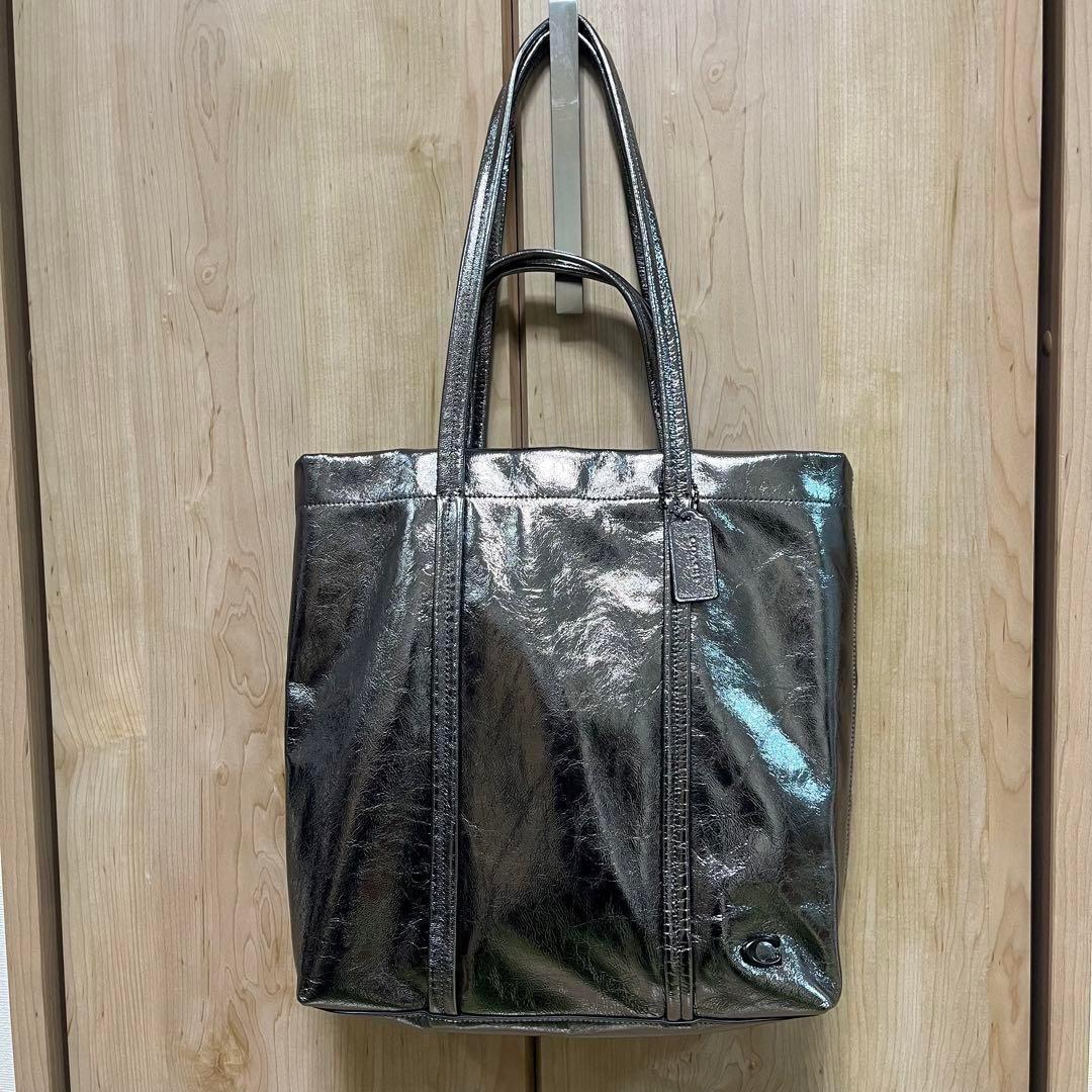 極美品　超希少　COACH バッグ　トートバッグ　シルバー　コーチ　メタリック 極美品 超希少 COACH バッグ トートバッグ シルバー コーチ