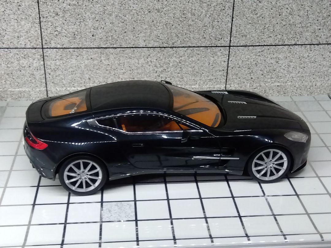 AUTOart 1/18 アストンマーチンONE-77 【中古美品·箱無し】