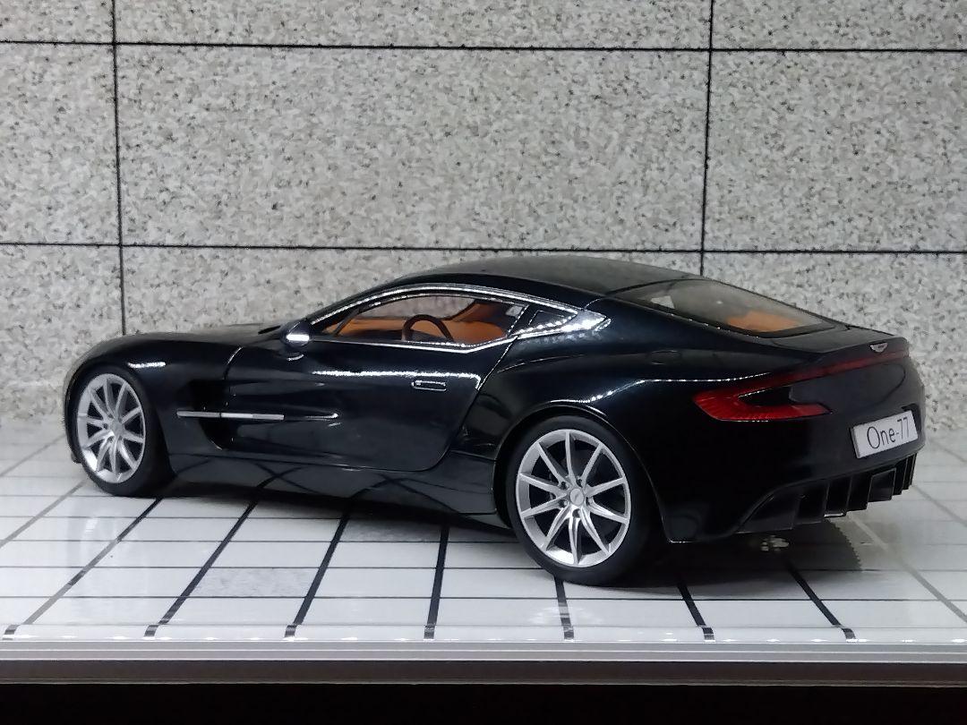 AUTOart 1/18 アストンマーチンONE-77 【中古美品·箱無し】