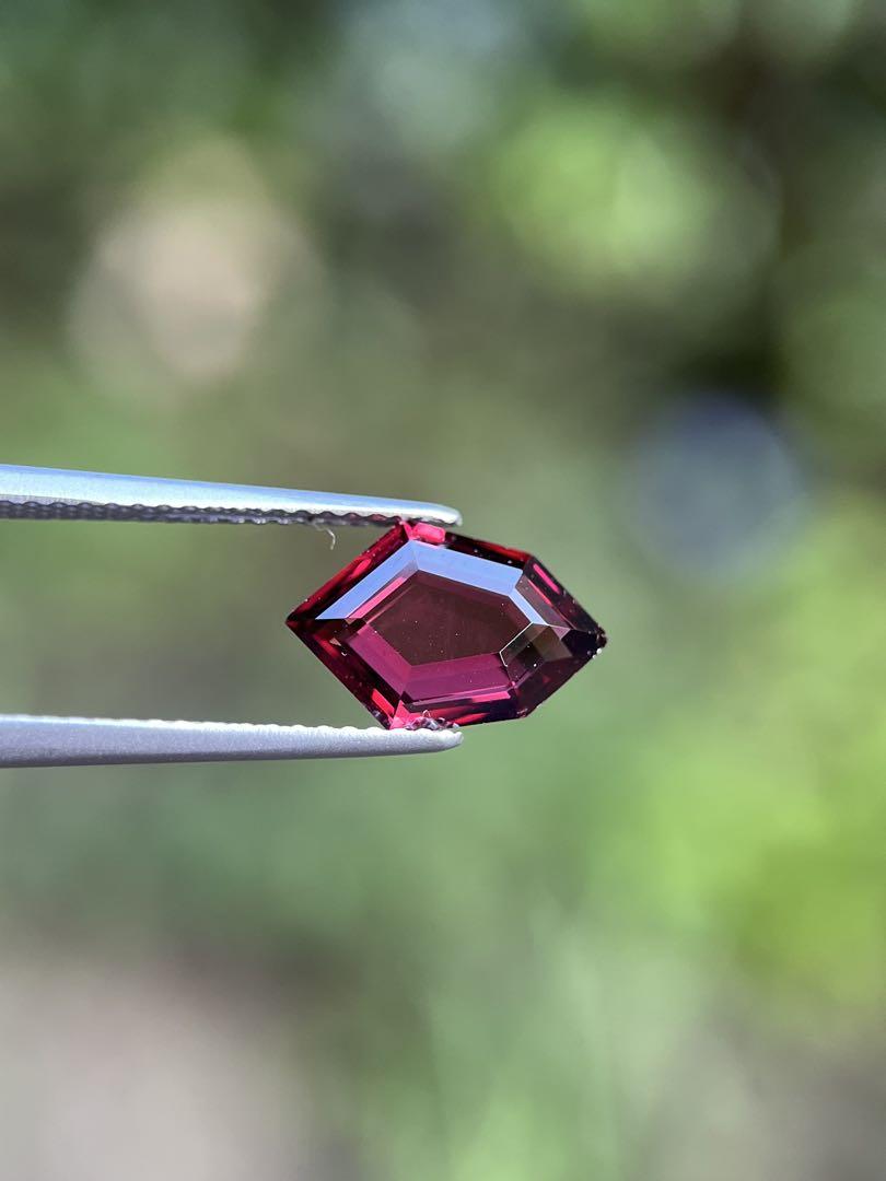 ロードライトガーネットルース非加熱天然2ctRhodolite Garnet