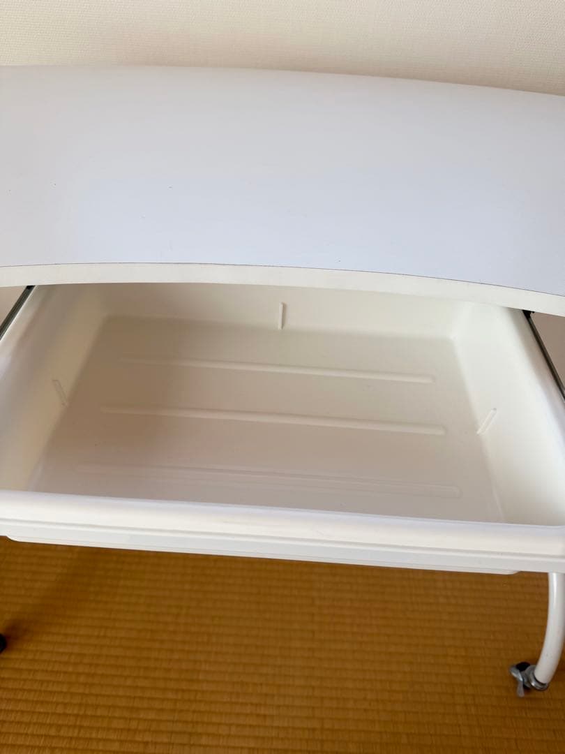 折りたたみネイルテーブル