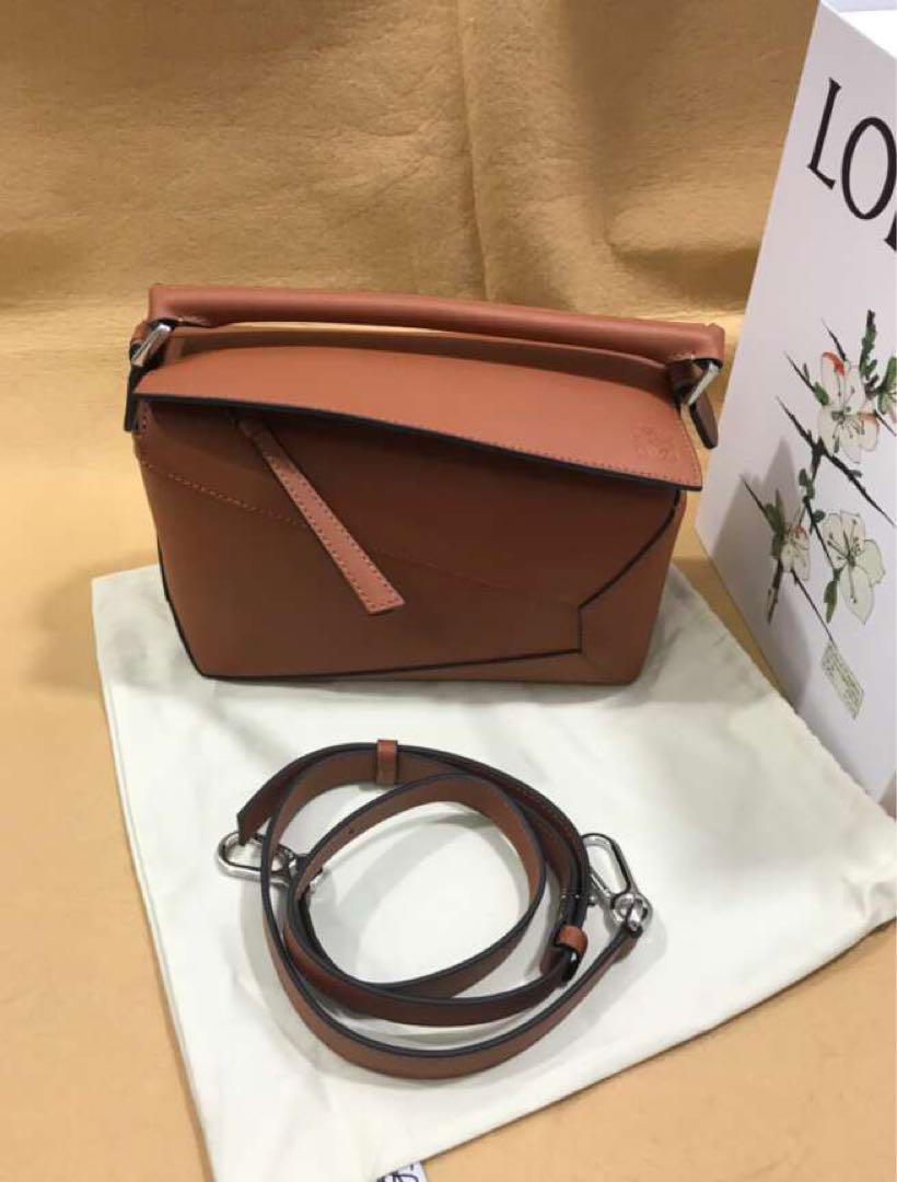 ★匿名配送★LOEWE(ロエベ)ショルダーバッグパズルバッグ ブラウン人気！