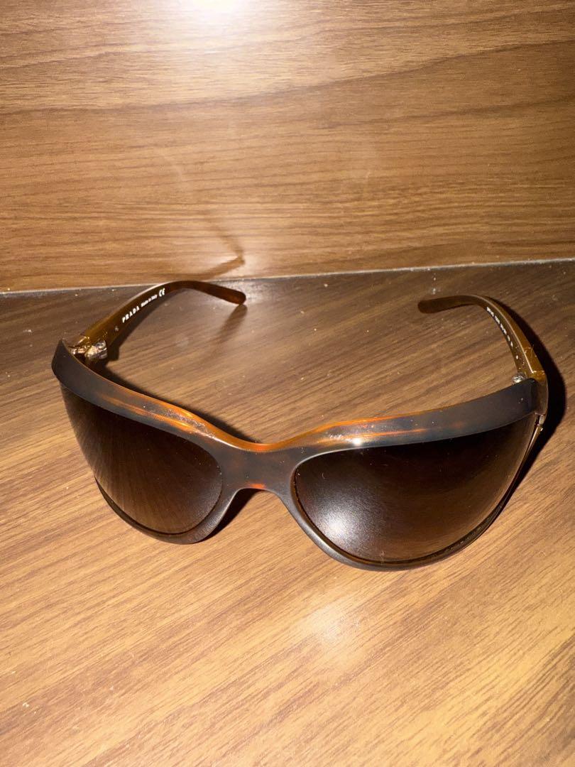 プラダ　サングラスSPR14G 中古