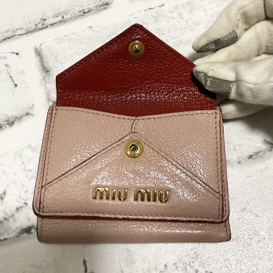 ミュウミュウ 三つ折り財布 マドラス ラブレター コンパクト 革 ピンク miumiu ミュウミュウ 三つ折り財布 ラブレター ミニ財布