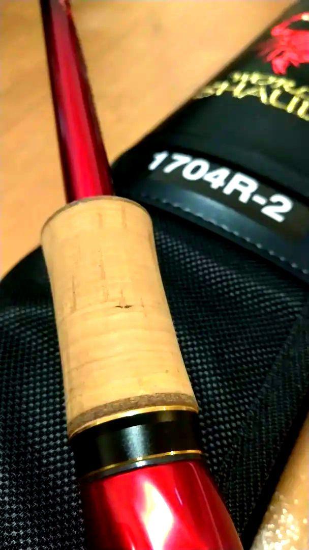 美品 シマノ 18 ワールドシャウラ 1704R-2 WORLD SHAULA