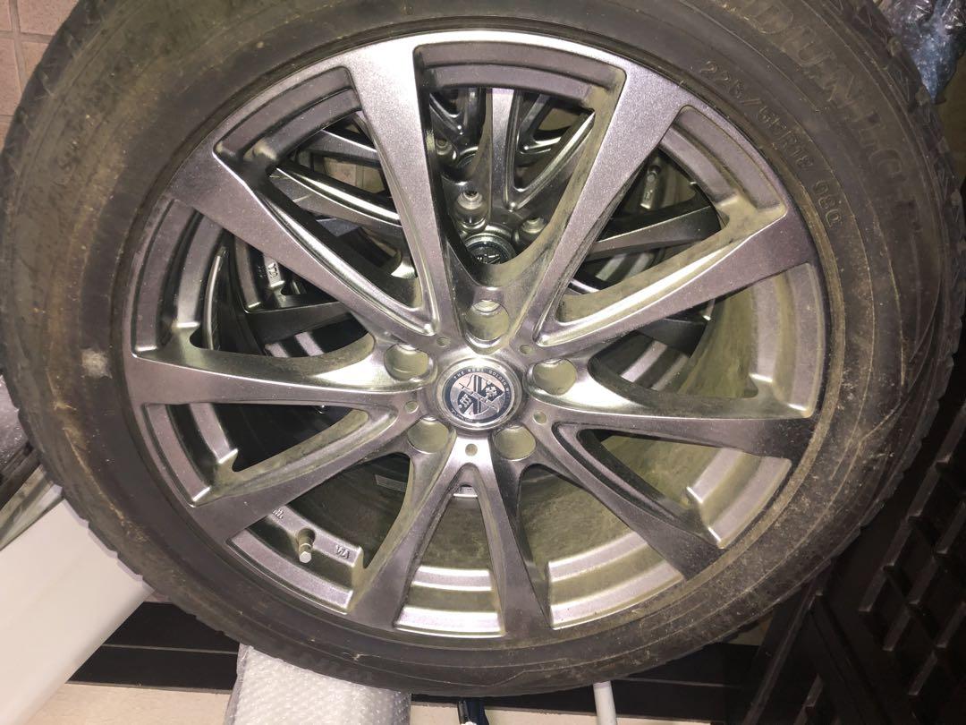 225/55R18 スタッドレスタイヤ・ダークシルバーホイールセット　中古品