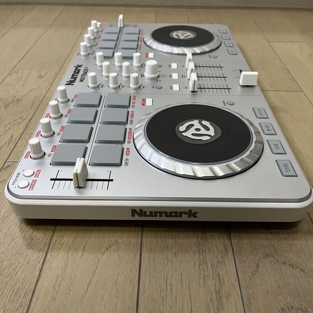 おつかれさま　Numark Mixtrack II
