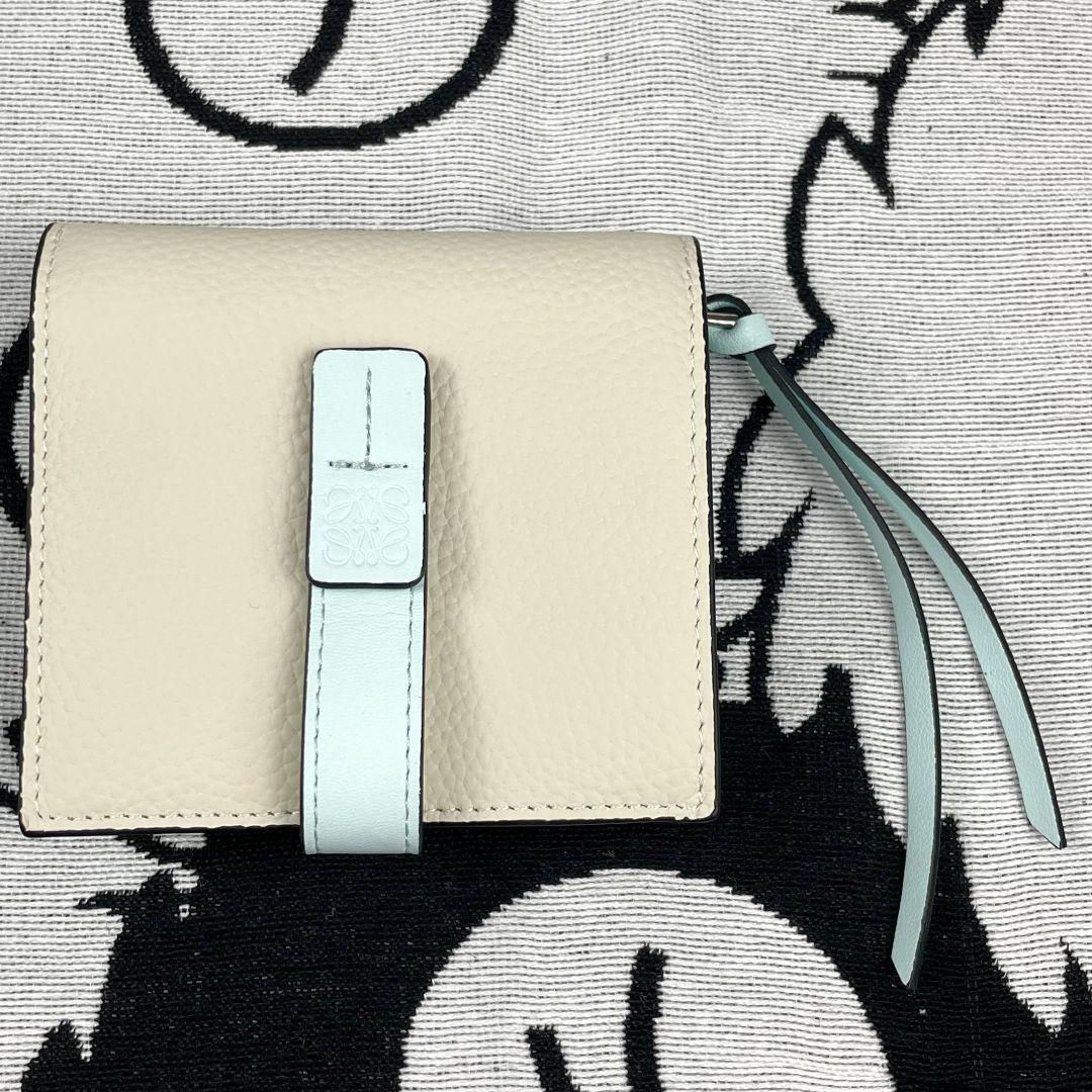 美品ロエベ 財布 二つ折 LOEWE