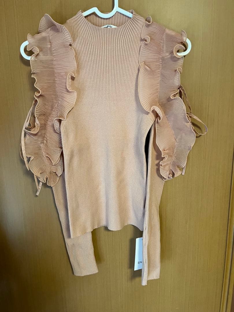 スナイデル　フリルニット