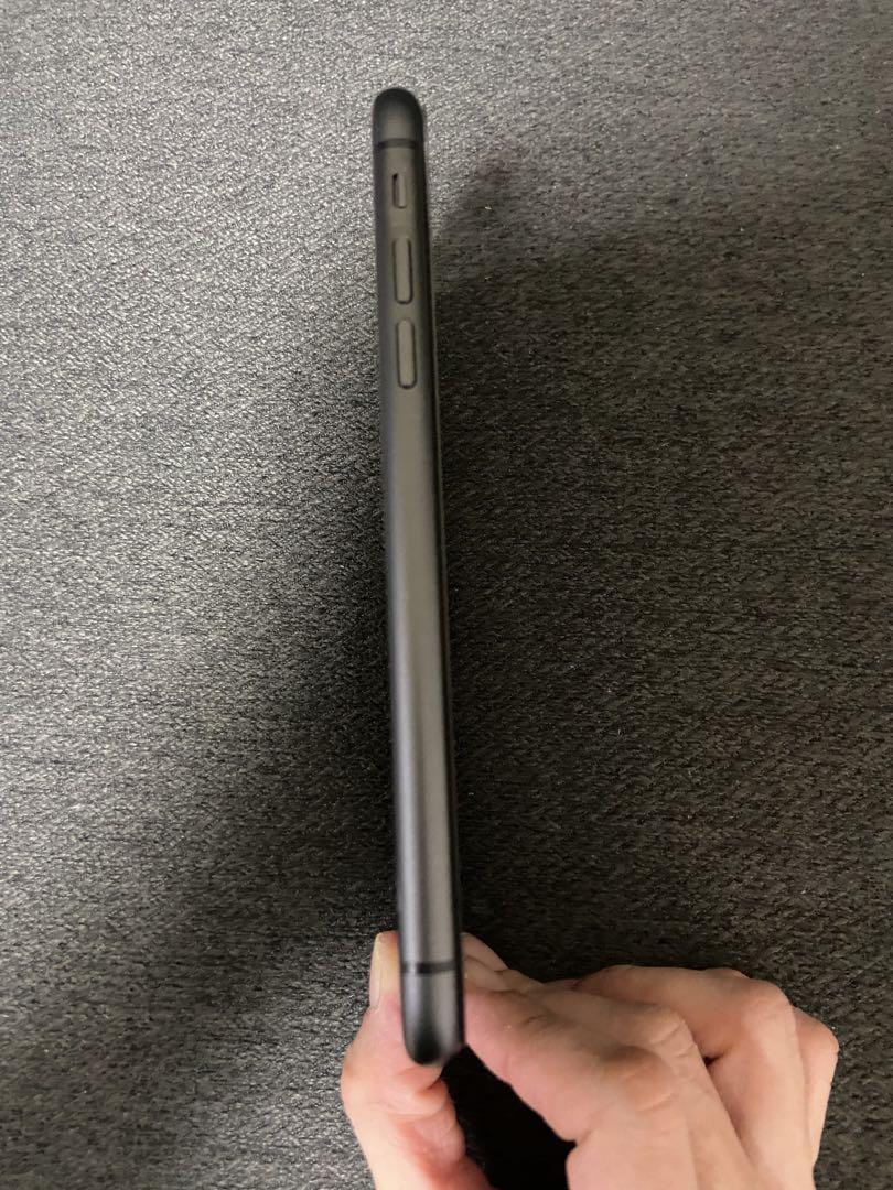 美品♪Apple iPhone 11 64GB ブラック 本体　充電器　箱付き