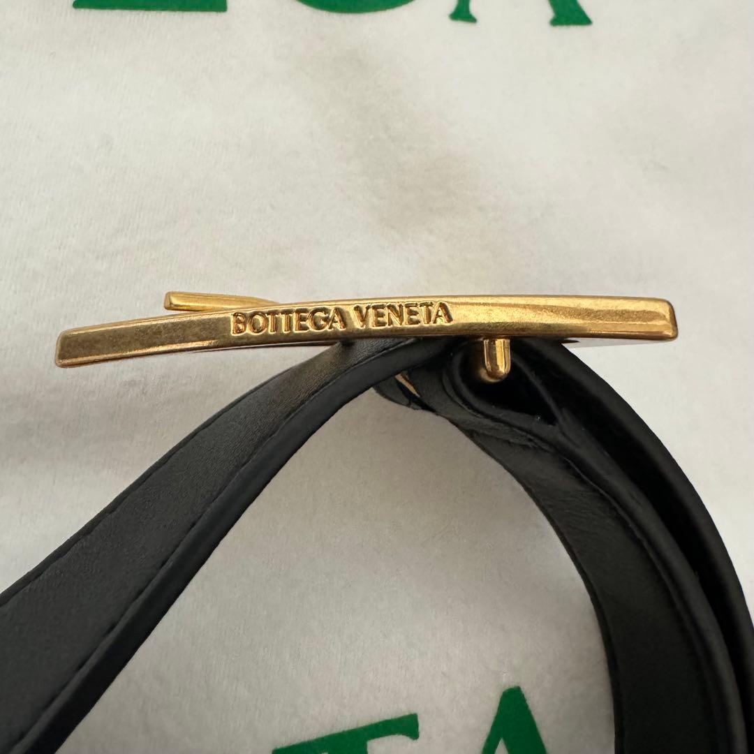 新品 ボッテガヴェネタ パデッドカセット 新品 ボッテガヴェネタ パデッドカセット