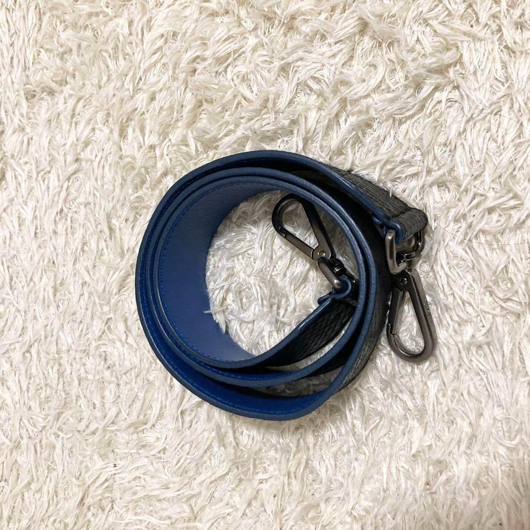 美品 フェンディ ストラップユー ショルダーストラップ パイソン 美品 フェンディ ストラップユー ショルダーストラップ パイソン