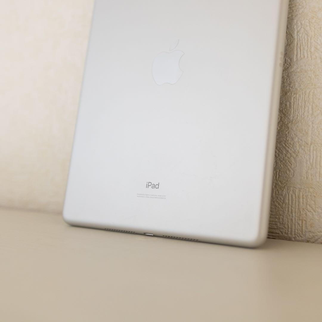 Apple iPad (第７世代) 10.2インチ 32GB シルバー