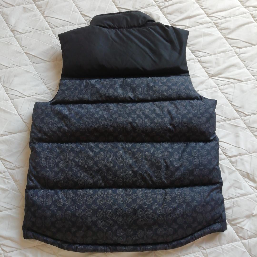 正規店購入★コーチ★シグネチャー★ダウンベスト黒サイズあり★新品、タグ付き