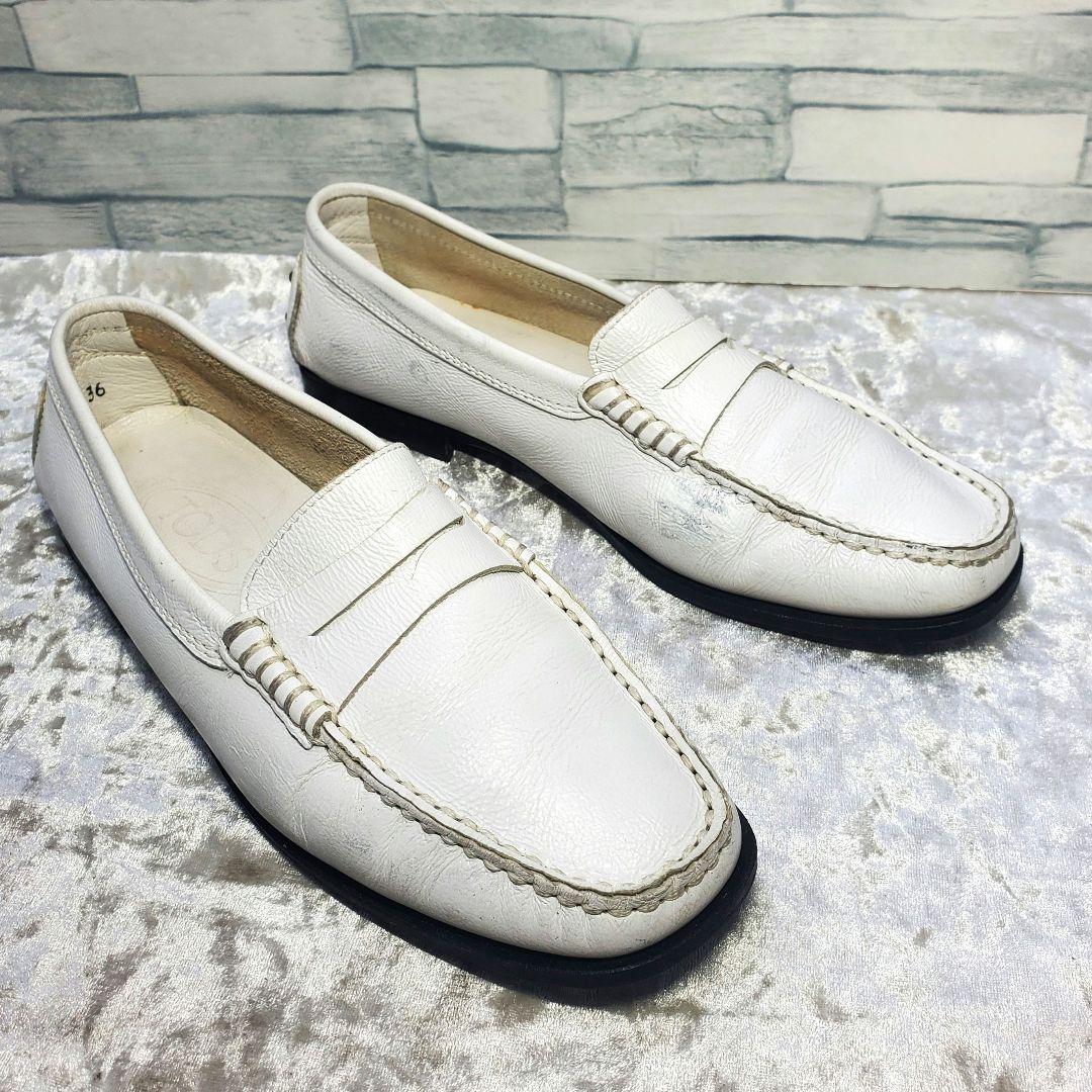 TOD'S トッズ 23cm コインローファー レザー 白系 36 ホワイト