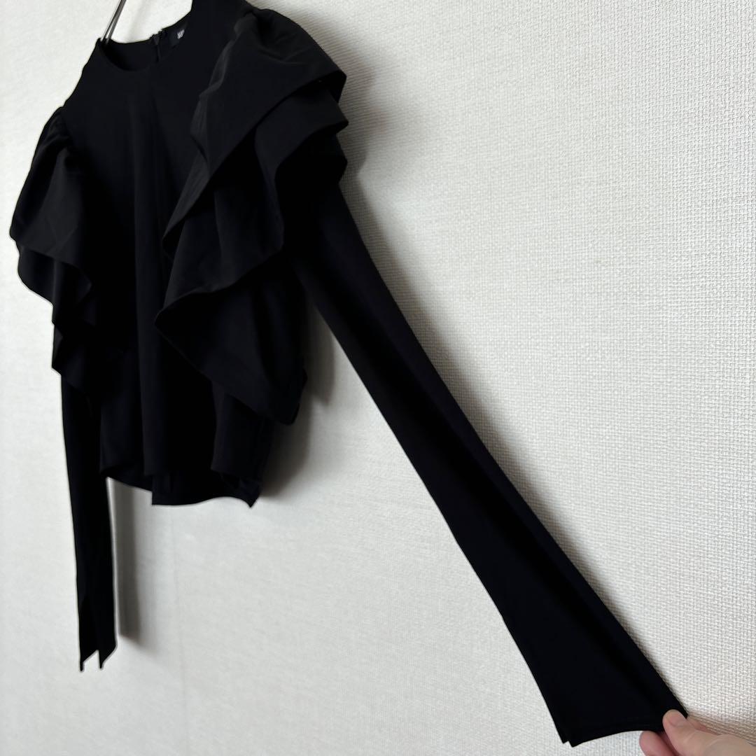 【アウラアイラ】美品　ボリュームフリル トップス　ブラック　ストレッチ素材