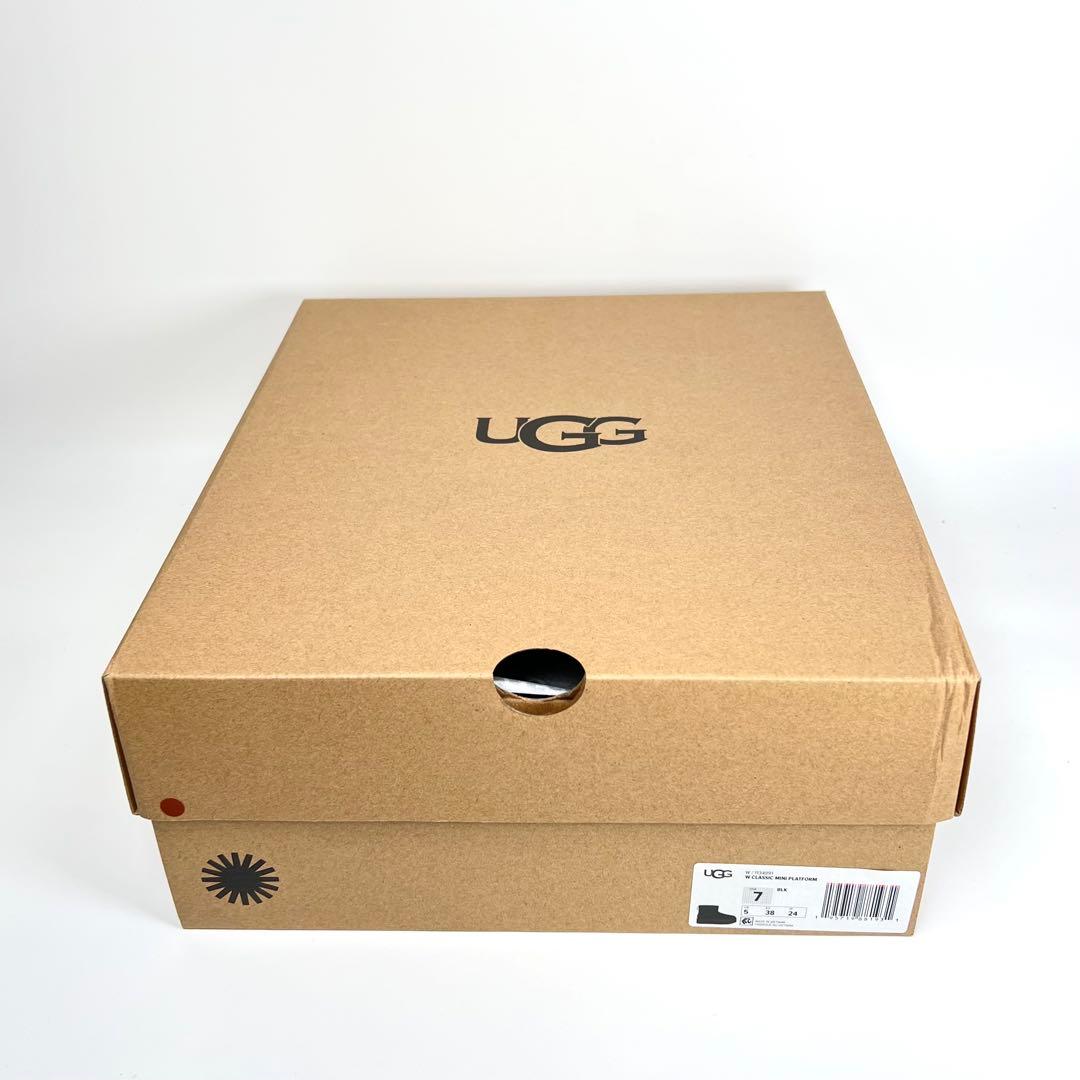 【新品未使用】UGG CLASSIC MINI PLATFORMブーツ黒24.0 【新品未使用】UGG CLASSIC MINI PLATFORMブーツ黒24.0