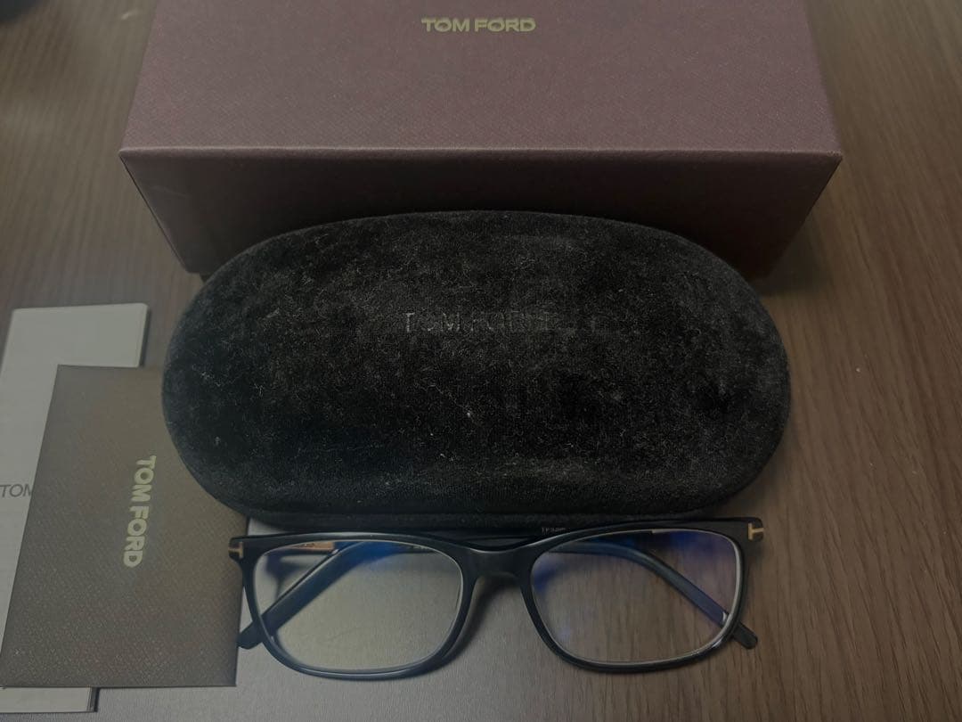 TOM FORD TF5398 ブラックメガネ