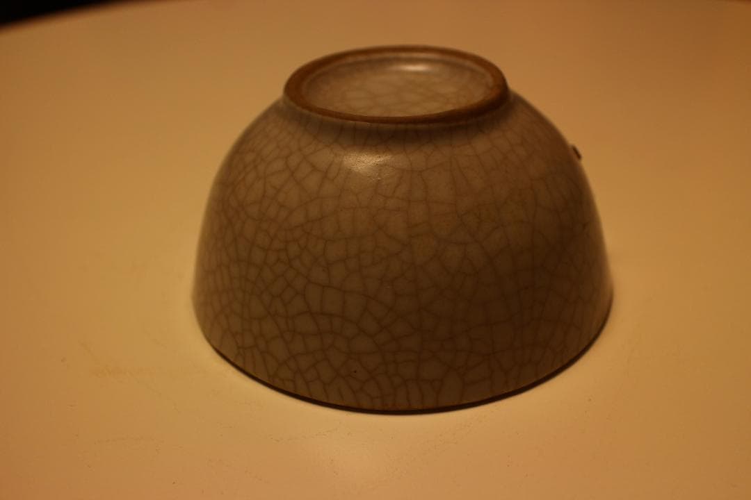 中国 時代 ひび割れ模様の白い茶碗 中国 時代 ひび割れ模様の白い茶碗