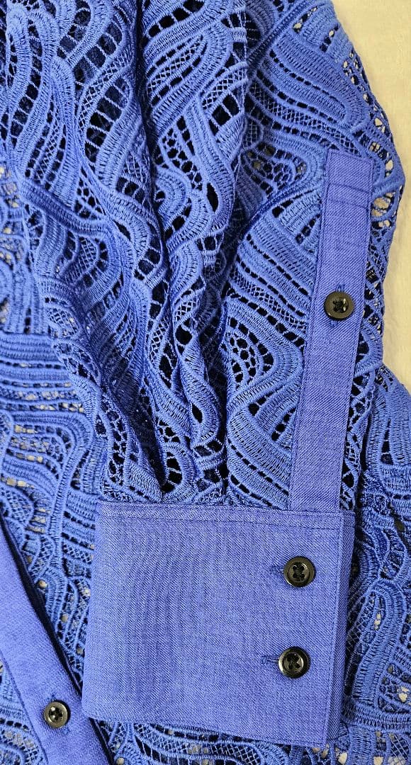 パラカーブレースシャツ