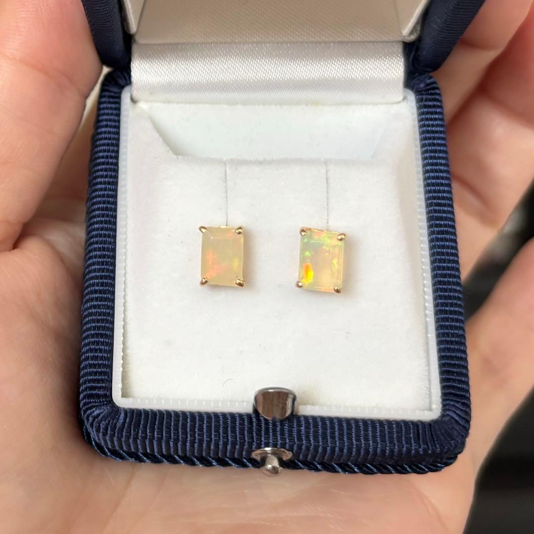 【新品・未使用】オパールピアス k18イエローゴールド