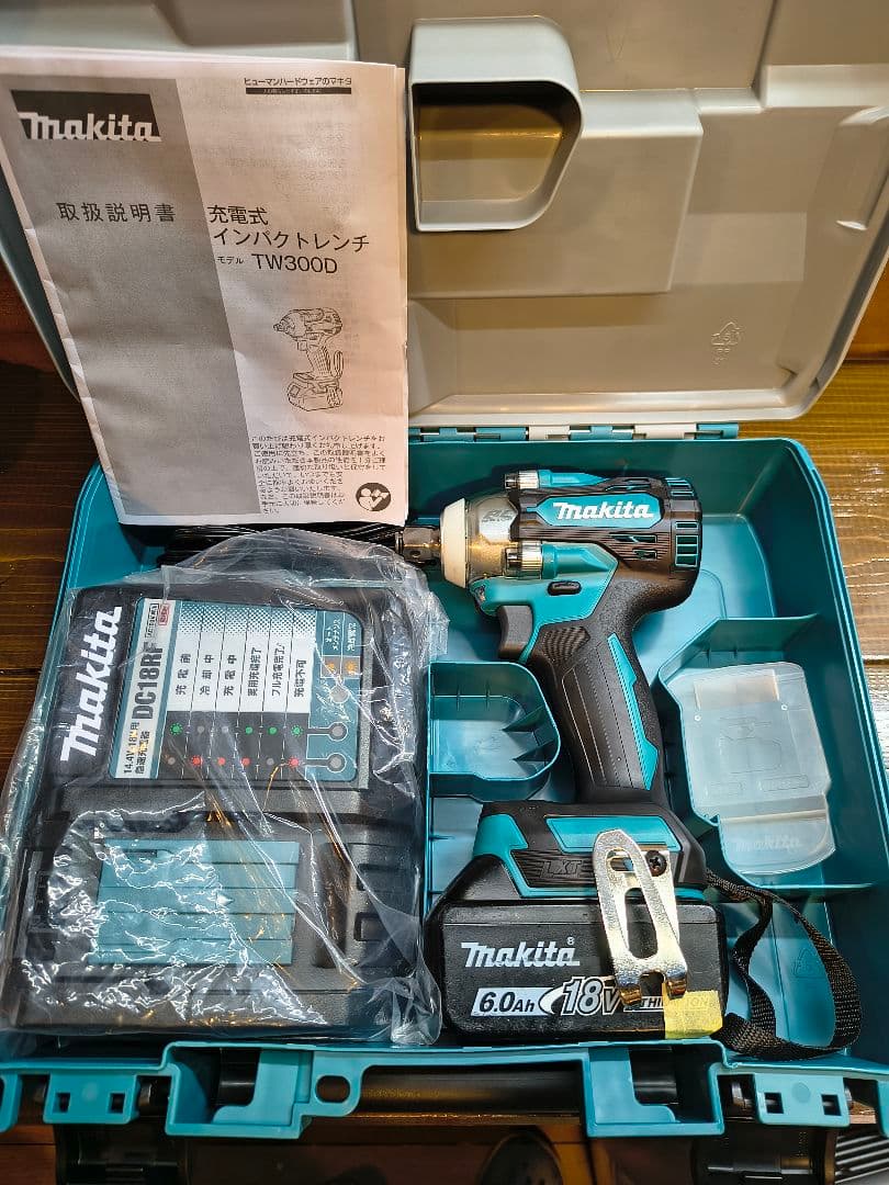 本体充電器未使用 マキタ 充電式インパクトレンチ TW300DRGX フルセット