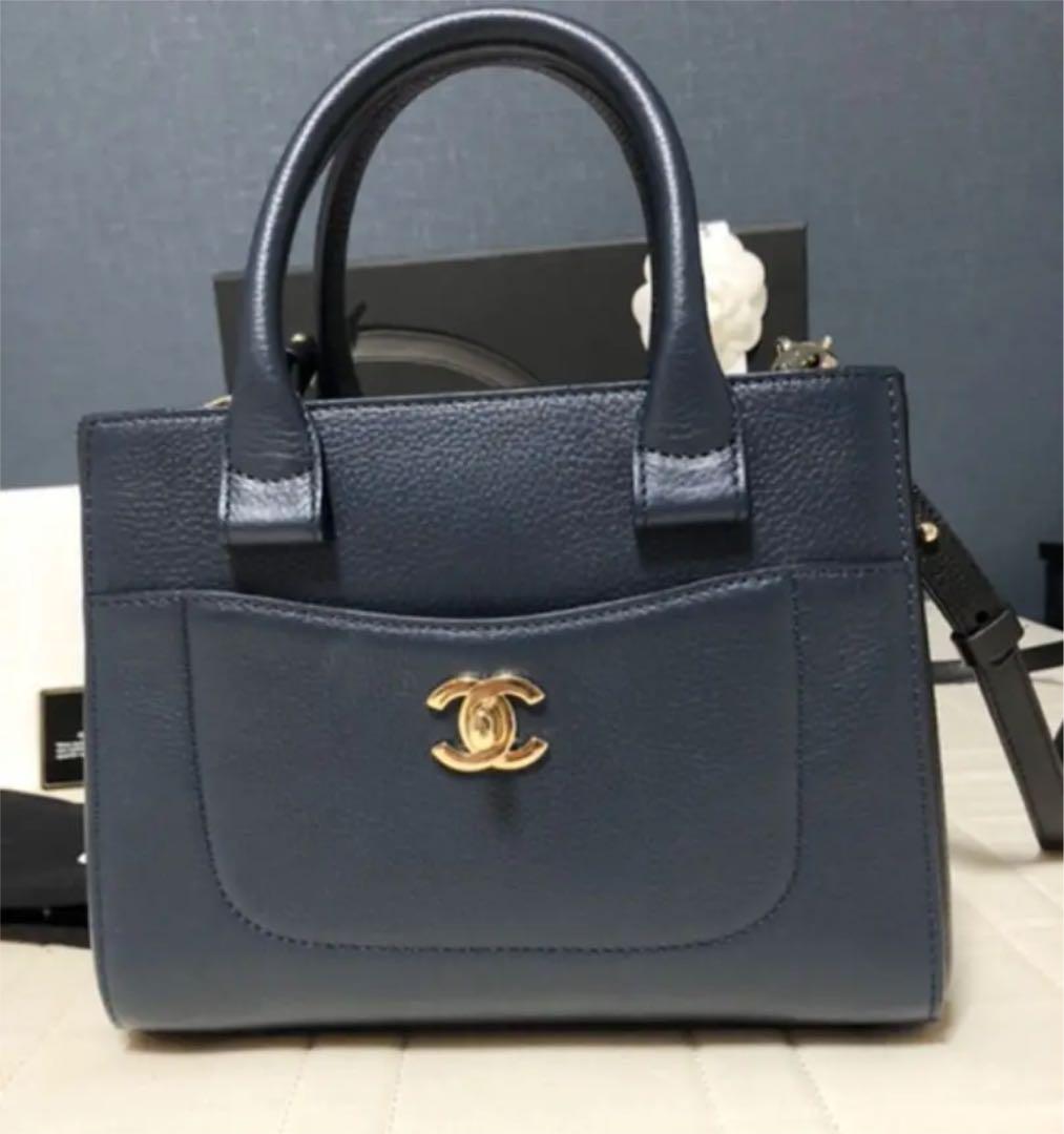 CHANEL ネオエグゼクティブ トート バイカラー