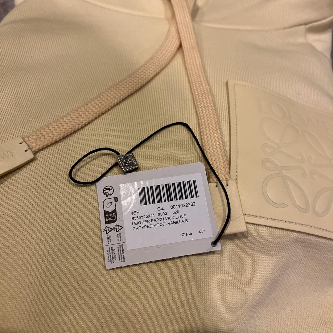 LOEWEクロップドパーカー イエロー タグ付き - メルカリ