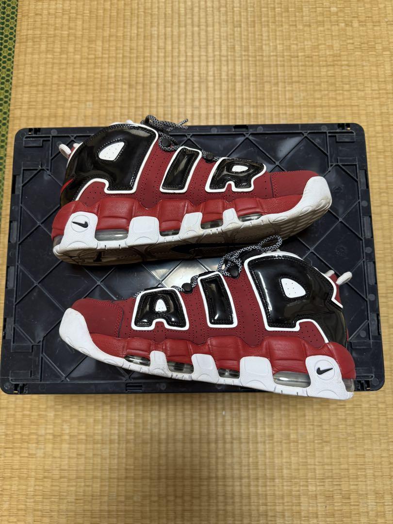 靴 Air More Uptempo Black and Varsity Red
