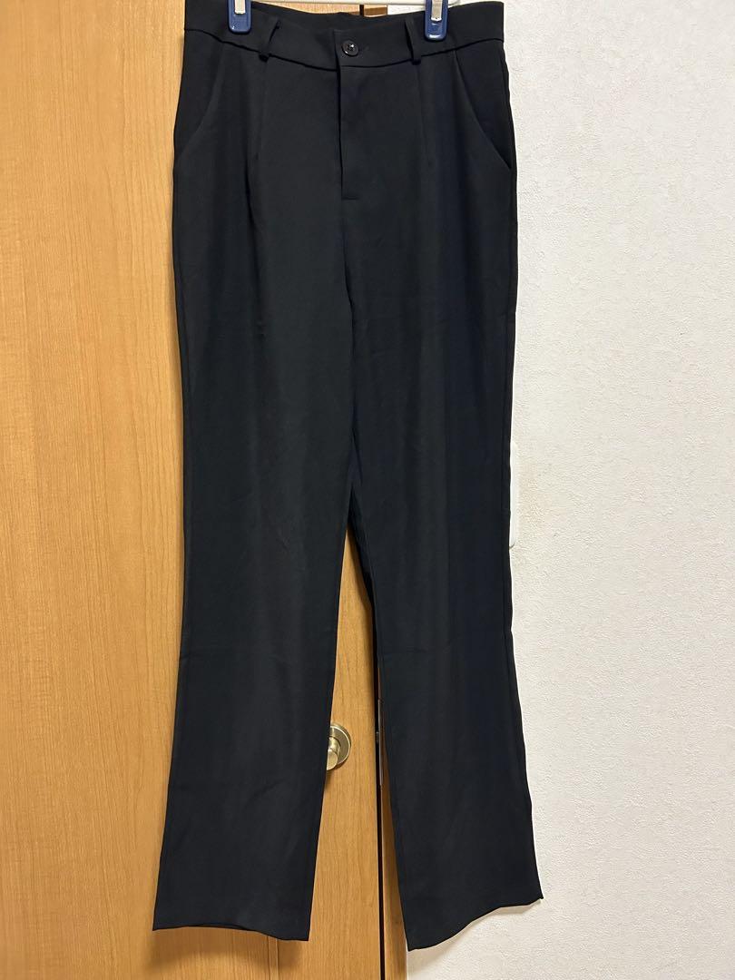 黒のテーパードパンツ 詳細画像ページ