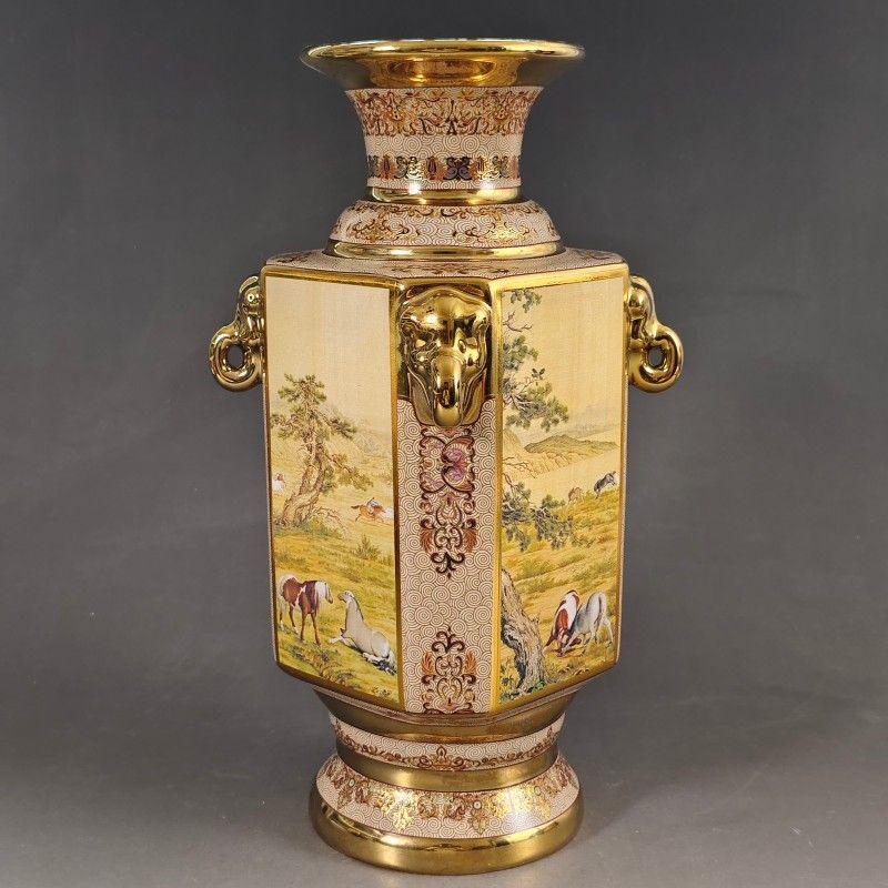 工芸品 陶磁器 装飾品 花瓶 花器 美品 美術品 置物 陶芸 四方磁器の王瓶 工芸品 陶磁器 装飾品 花瓶 花器 美品 美術品