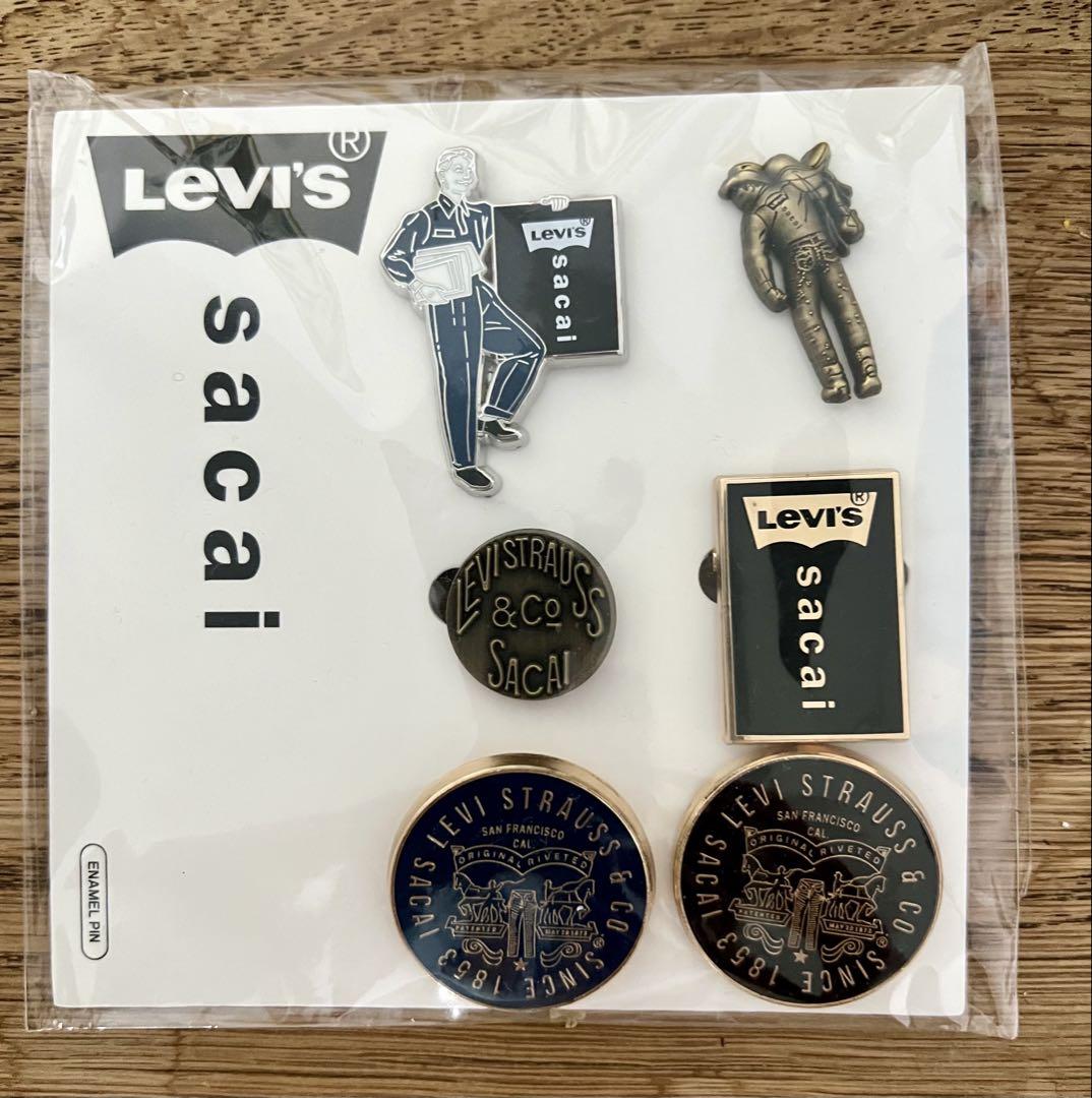 Levi s sacai コラボピンバッジセット ゴールド
