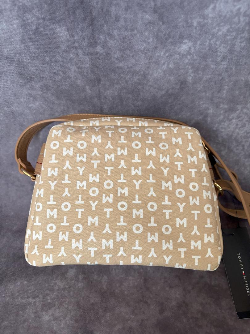 Tommy Hilfiger ショルダーバッグ かわいい コンパクト デザイン