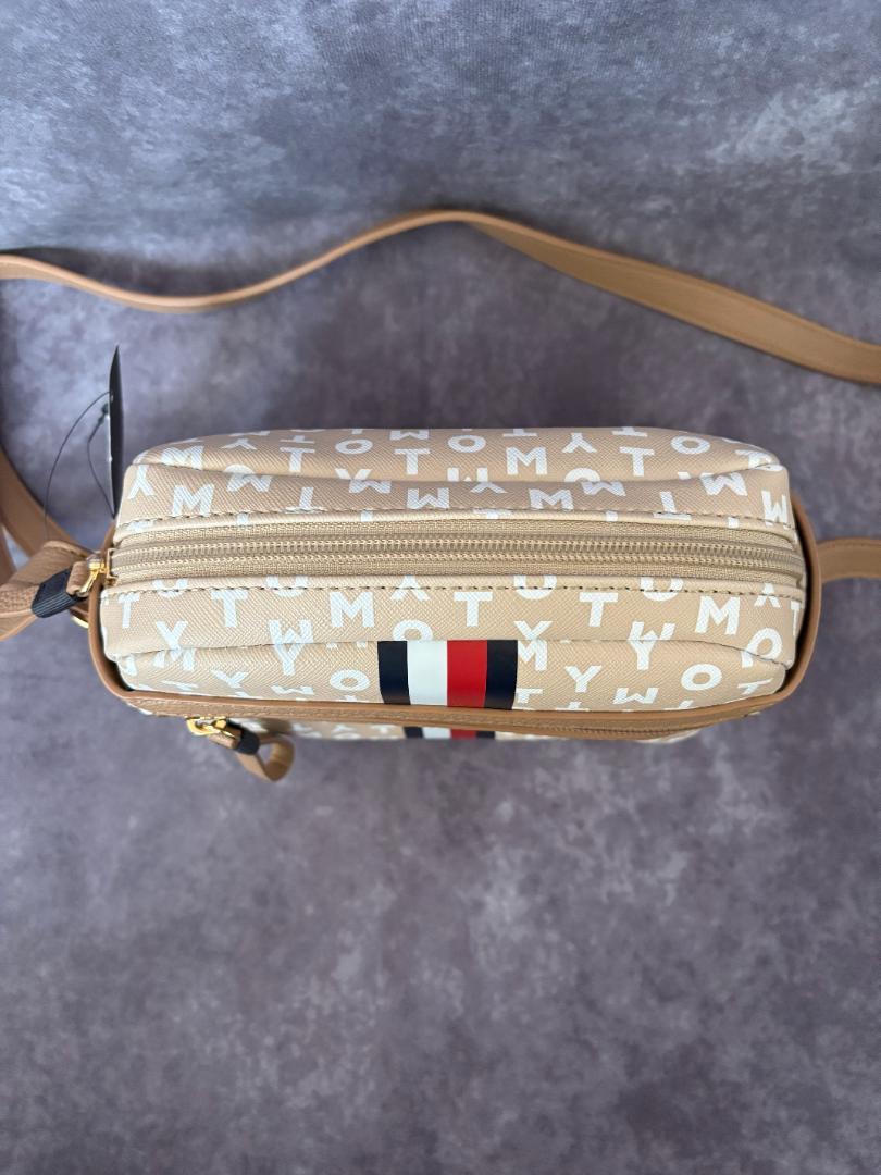 Tommy Hilfiger ショルダーバッグ かわいい コンパクト デザイン