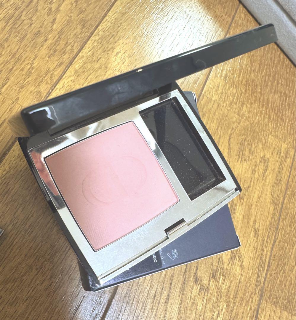 ディオールスキン　ルージュ　ブラッシュ　100