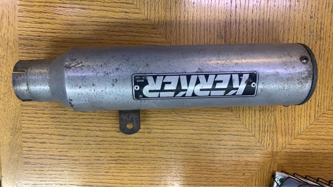 kerkerマフラー 金属製 使用感あり