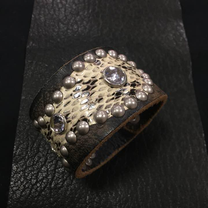 レザースタッズブレスレット ブレス 蛇革 スタッズ