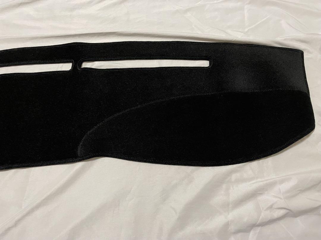 215 ハイラックスサーフ ムーンアイズ　ダッシュマット　ブラック