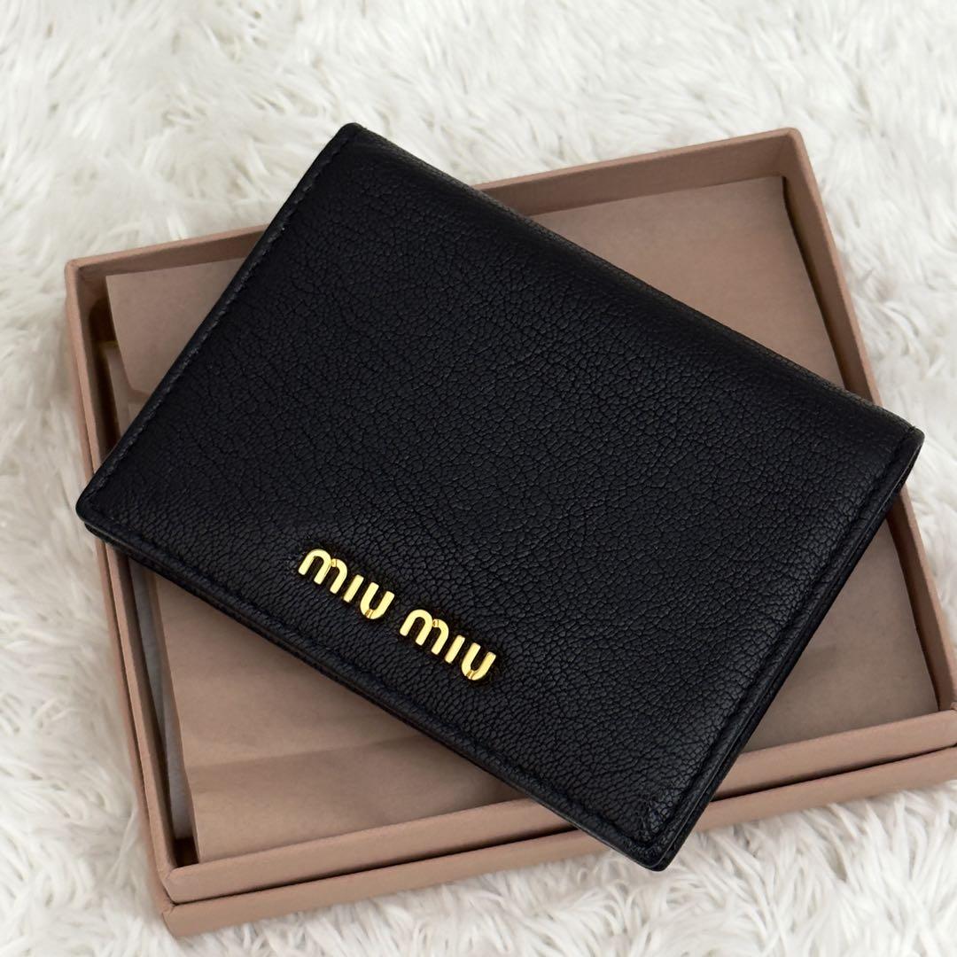 未使用級⭐️MIUMIU ミュウミュウ 財布 ブラック マドラス ゴールド金具
