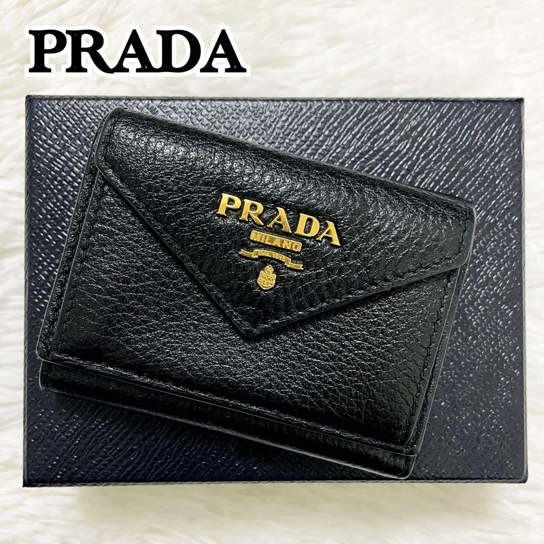極美品✨ PRADA ヴィッテロムーブ メタルロゴ 三つ折り コンパクト 財布 未使用級・極美品】PRADA 三つ折り財布 サフィアーノレザー