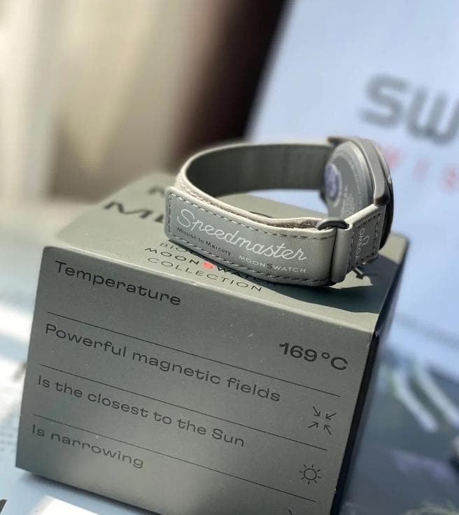 【人気商品】Mission to the Moon Swatchクロノグラフ