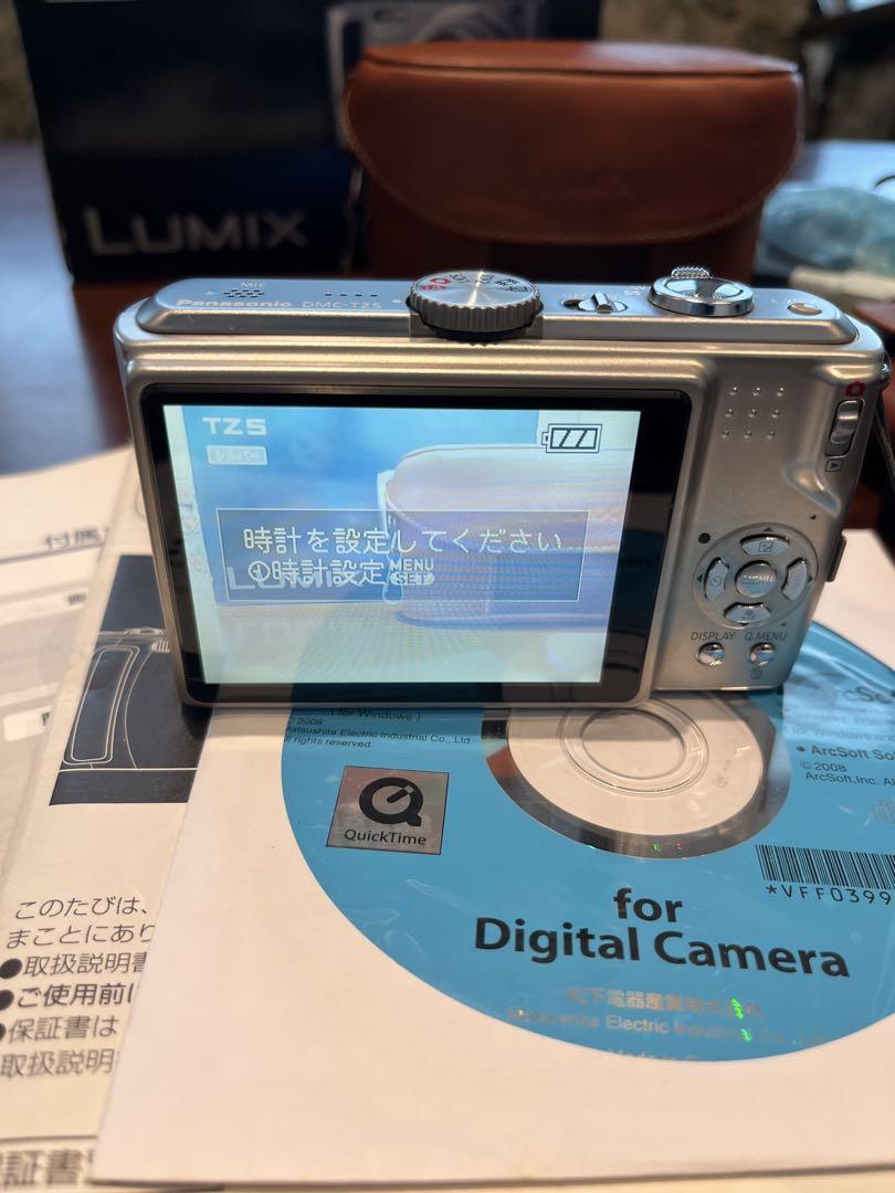 Panasonic LUMIX TZ5 シルバー 持ち運びのケース　1GBメモリ