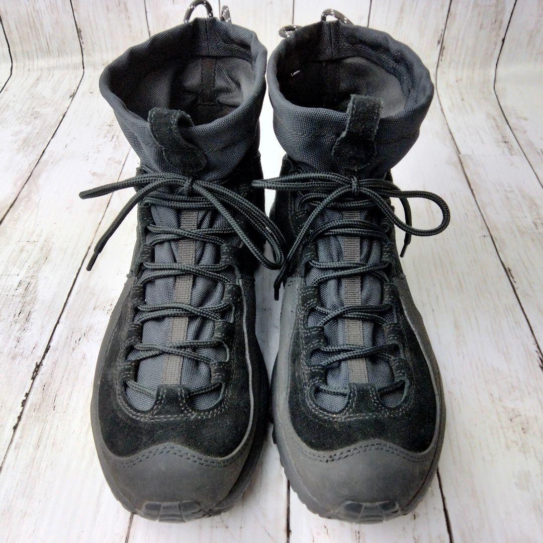 Hiker mid