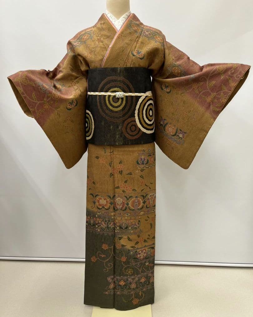 ❪7764❫ ❃ 訪問着 (正絹) ❃ 結幡絞り