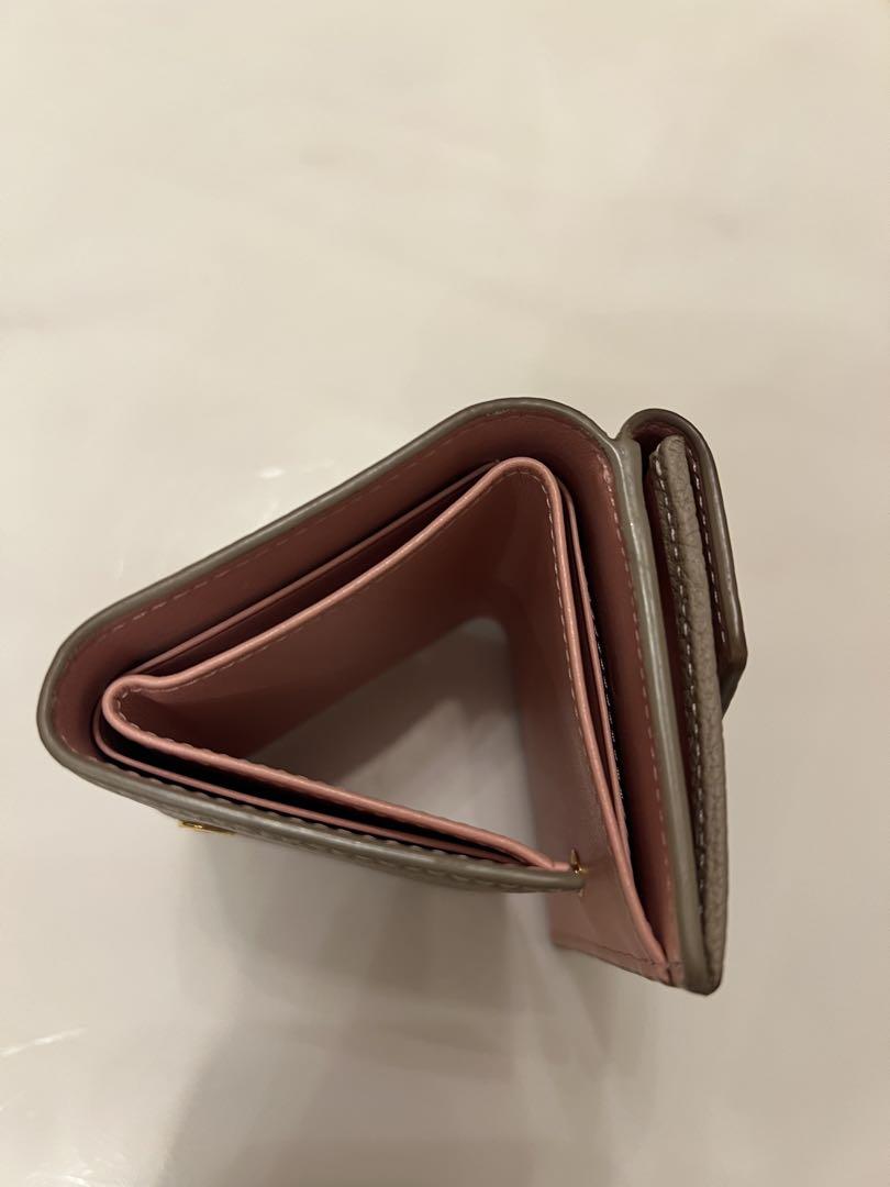 ボナペンチュラ　定価45,100円人気色財布