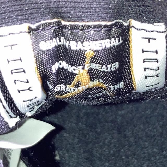 エアジョーダン11 GS 黒 ブラック 白 ホワイト 23.5cm 箱付き エアジョーダン11 GS 黒 ブラック 白 ホワイト 23.5cm 箱付き