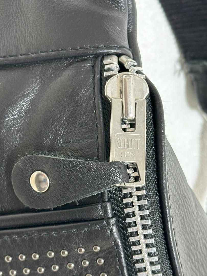 Schott ボディバッグ スタッズ ほぼ未使用品 本革