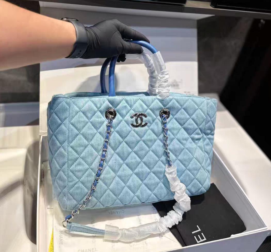 CHANEL 水色 キルティング ショルダーバッグ - メルカリ